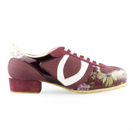 Sneakers woman sport flower