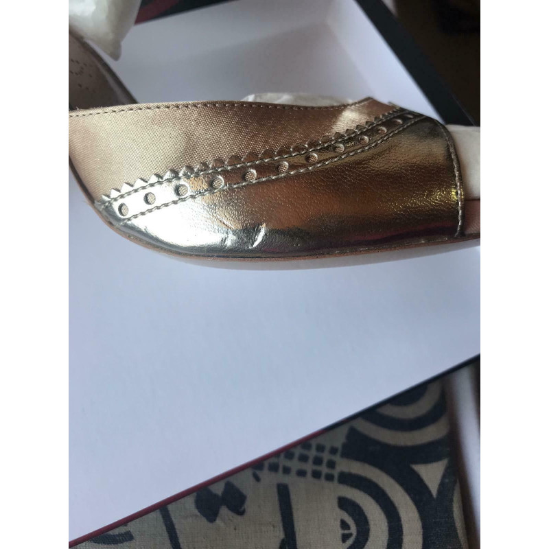 A8E Laminato Platino Glitter Rame Rosa Heel 9 cm con Small Flaw